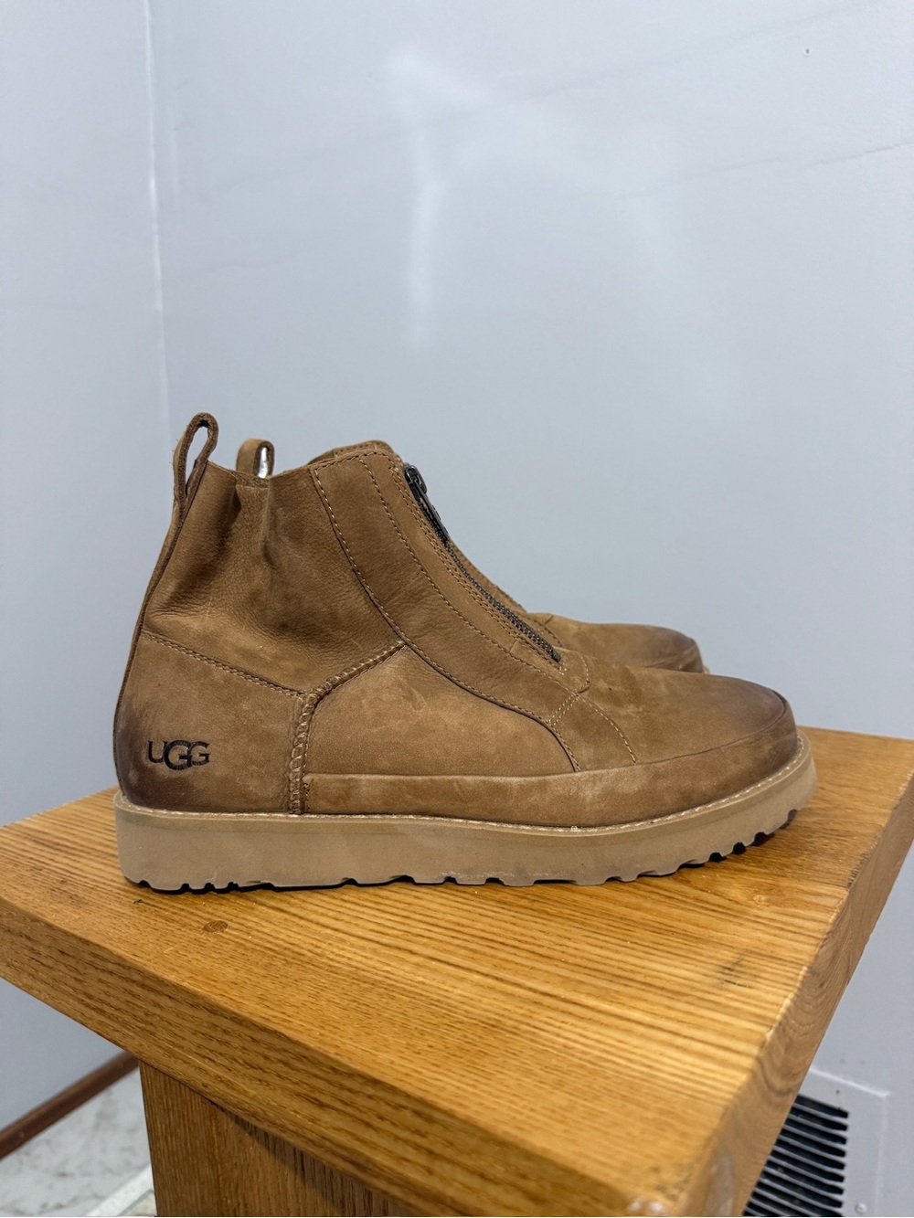 UGG Deconstructed Front Zip Short Boots Womens 9 Chestnut Nubuck Ankle Booties